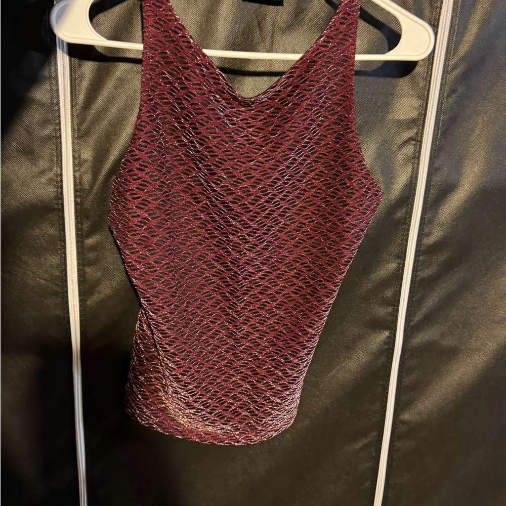 Elegant Burgundy Textured Women's Crop Top - Picture 3 of 4